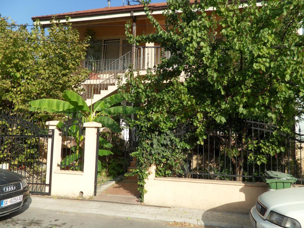 Misko'S Guest House Skopje Exterior foto